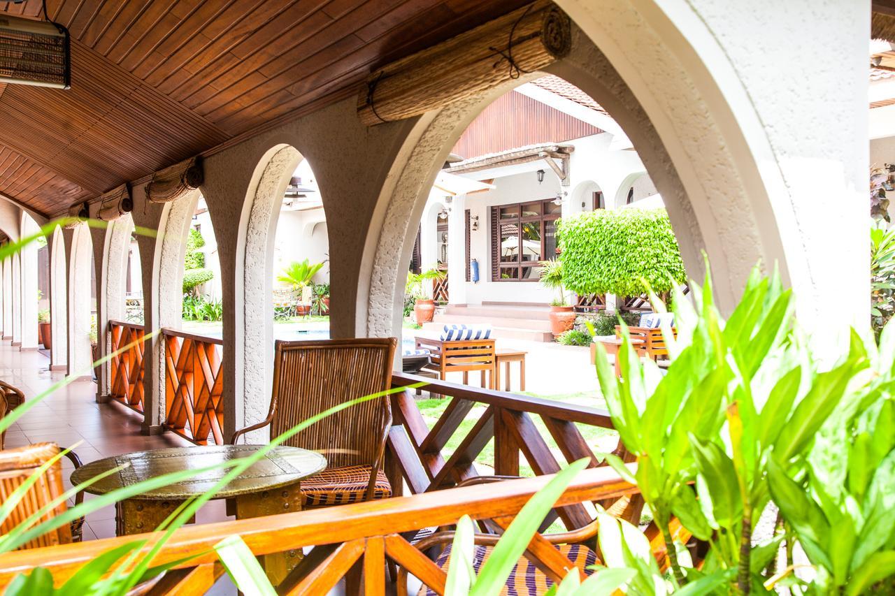 Mahogany Lodge, Cantonments Accra Exterior photo