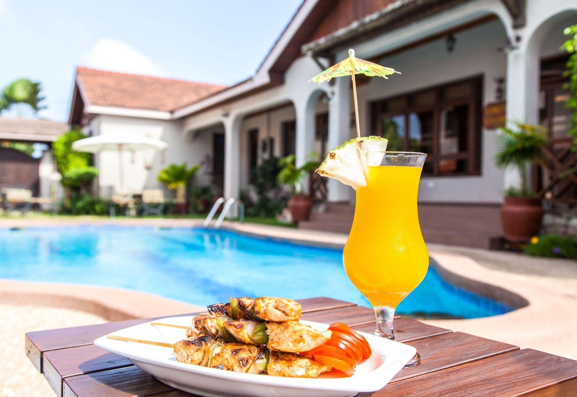 Mahogany Lodge, Cantonments Accra Exterior photo