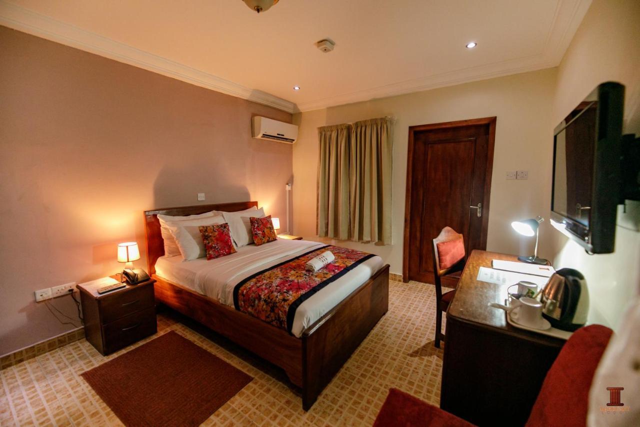 Mahogany Lodge, Cantonments Accra Exterior photo
