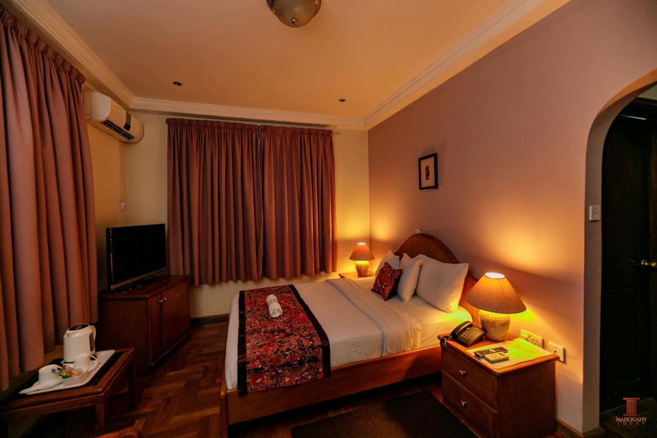 Mahogany Lodge, Cantonments Accra Exterior photo